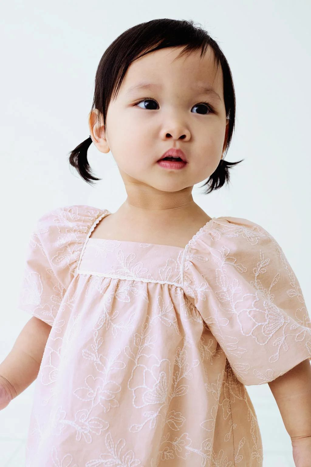 Набор: рубашка с кружевной вышивкой и трусики — Комплекты