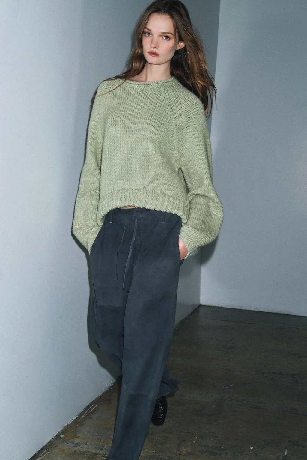 Свитер из трикотажа с асимметричным низом