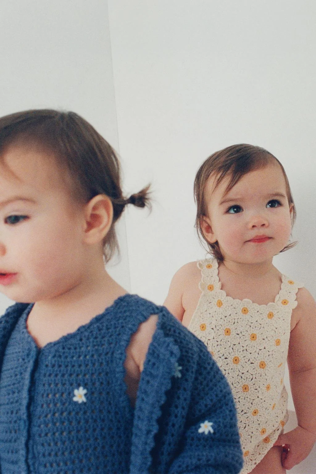 Трикотажный кардиган с вышивкой и цветочным орнаментом