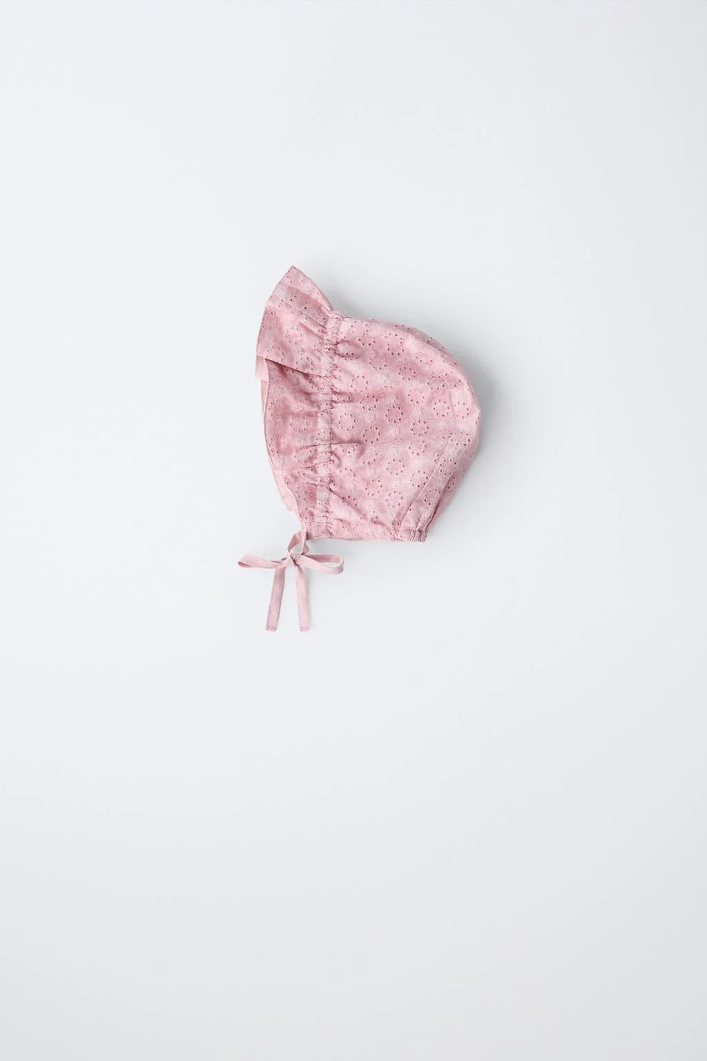 Швейцарский вышитый чепчик — Береты