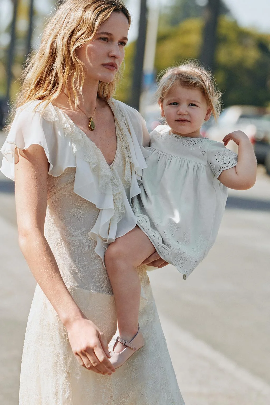 Платье с вышивкой швейцарских мотивов и трусики