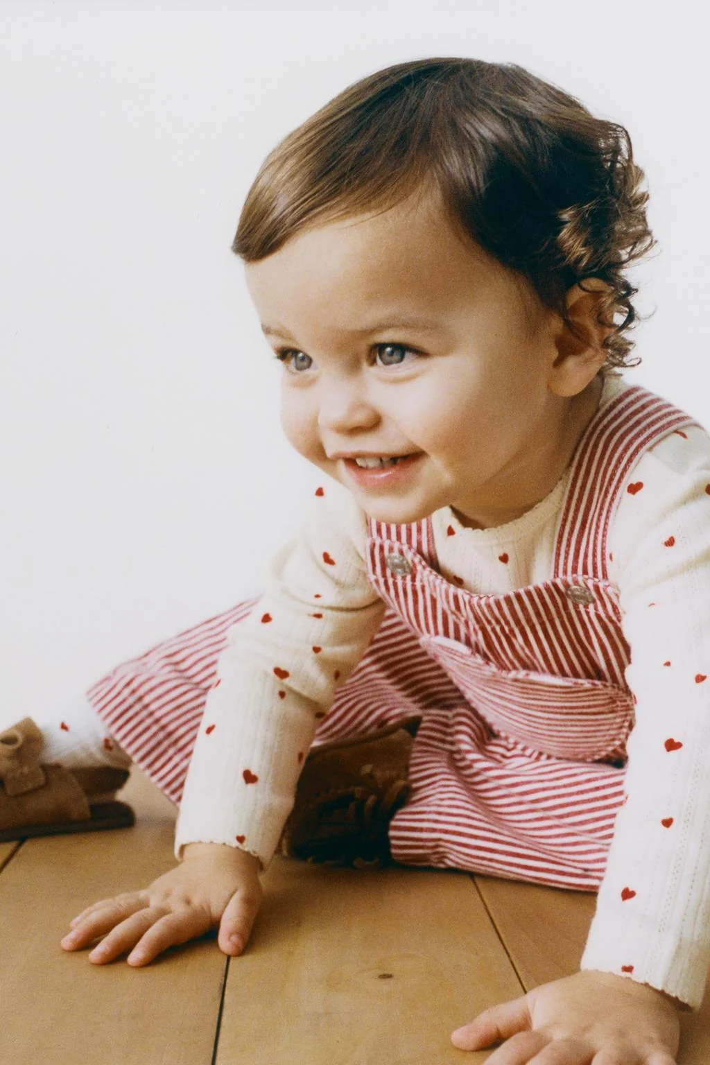 Длинные комбинезоны на лямках из твила с полосками сердечек