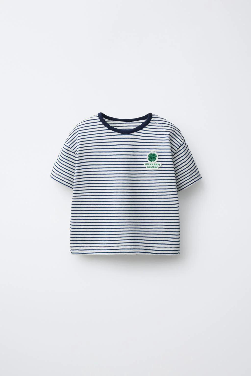 Футболка в полоску с нашивкой клевера — КОРОТКИЙ РУКАВ