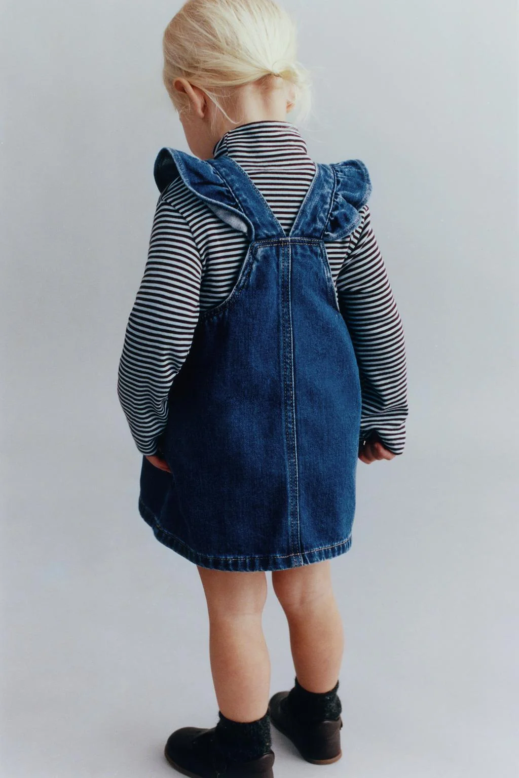 Джинсовое платье-фартук и трусики