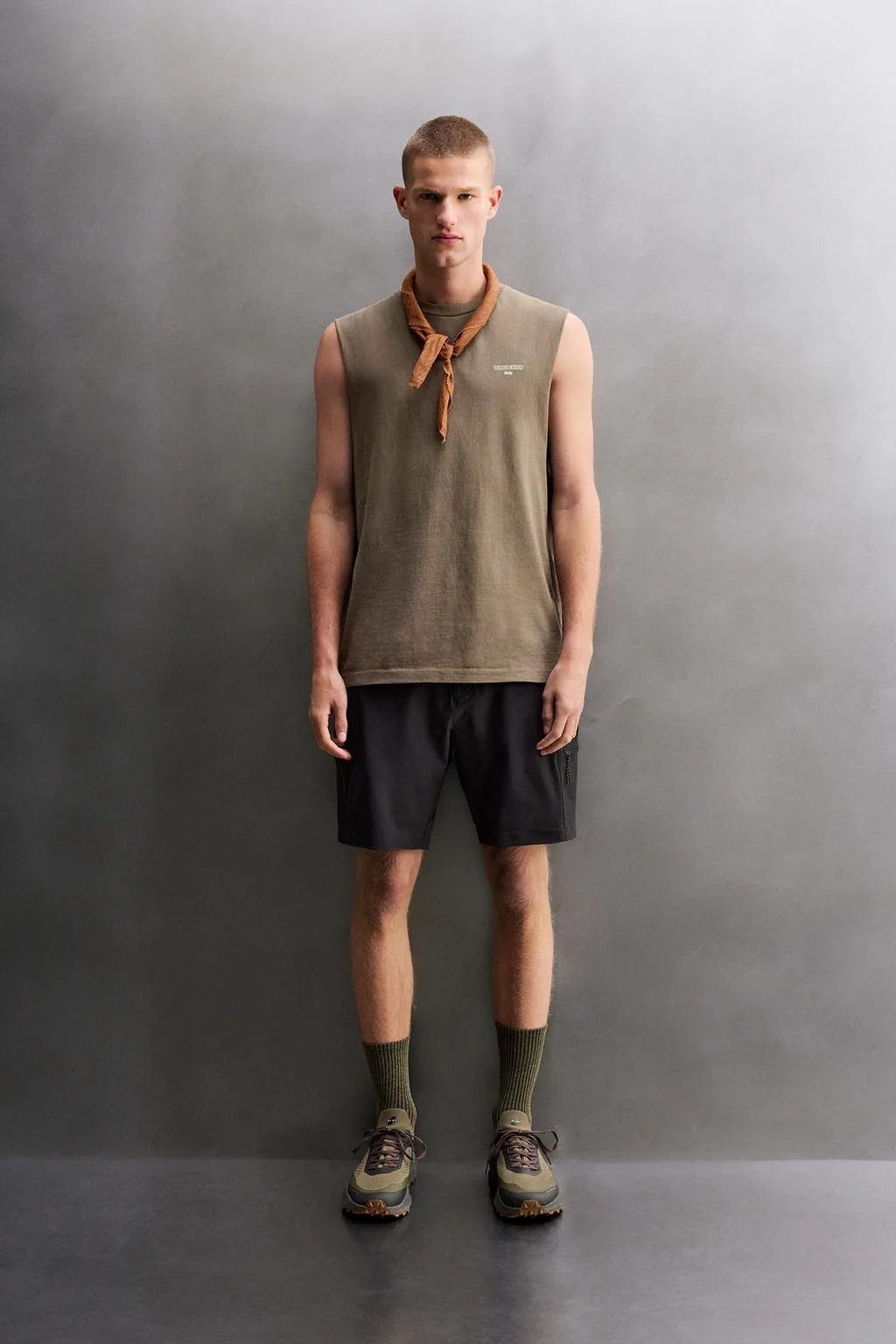 CONTRAST PRINT TANK TOP