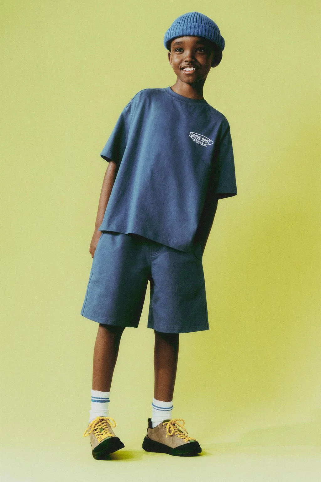 Комплект из футболки со слоганом и бермуд