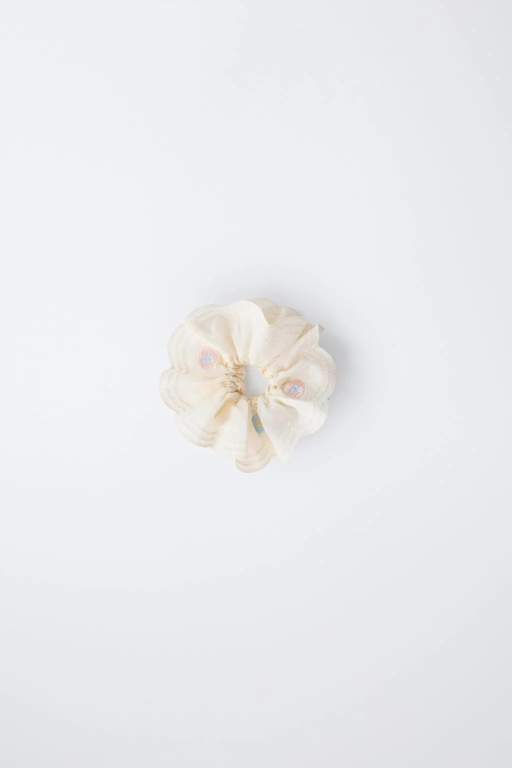 Цветочная резинка для волос с вышивкой