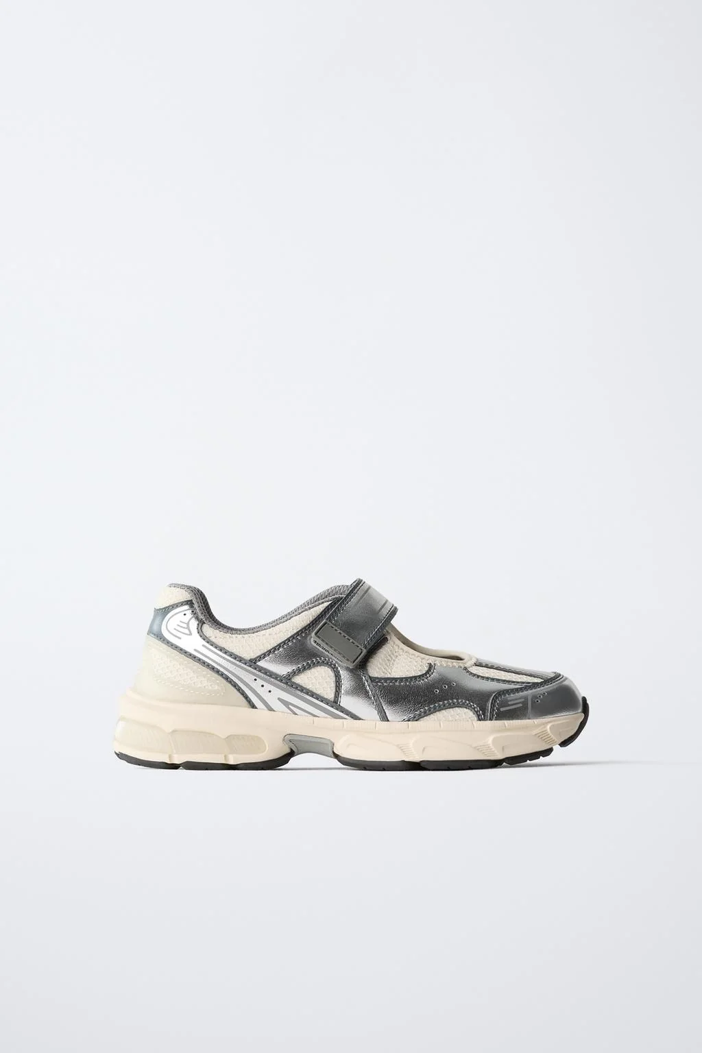 Металлизированные открытые кроссовки — Тренировочная одежда