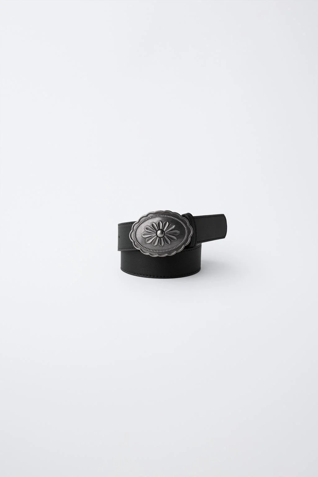 Ремень с ковбойской пряжкой