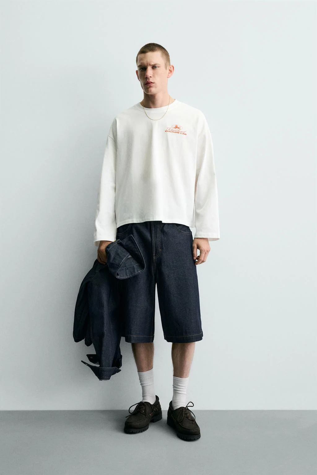 CONTRAST PRINT SLOGAN T-SHIRT