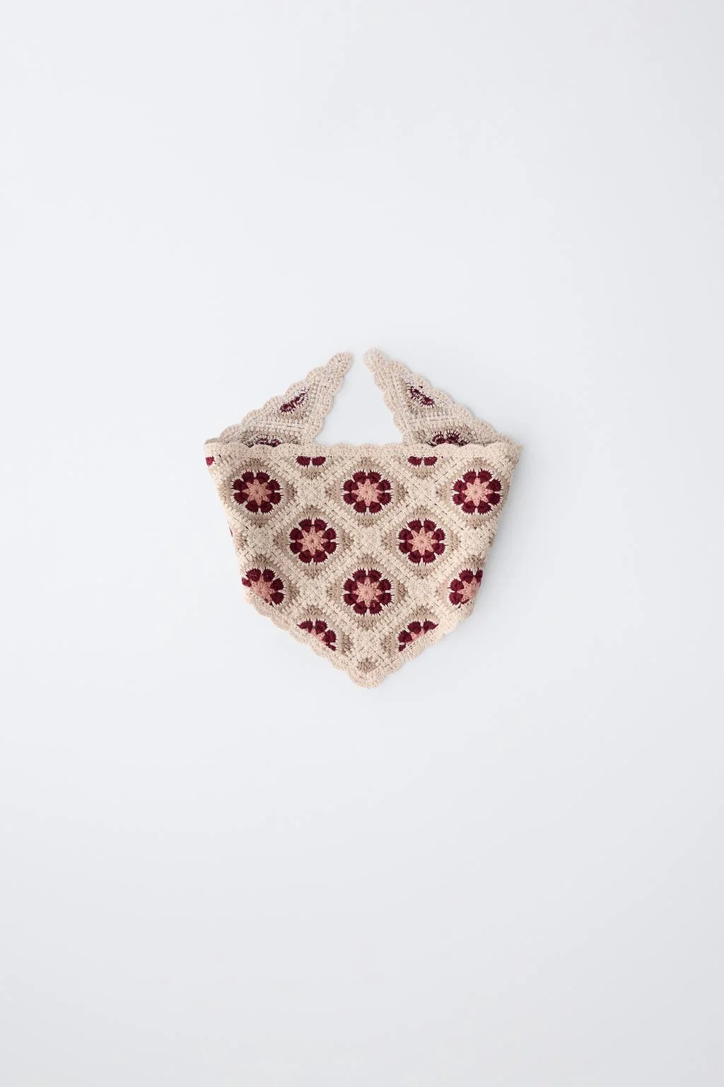 Бафф из трикотажа с цветочным кроше