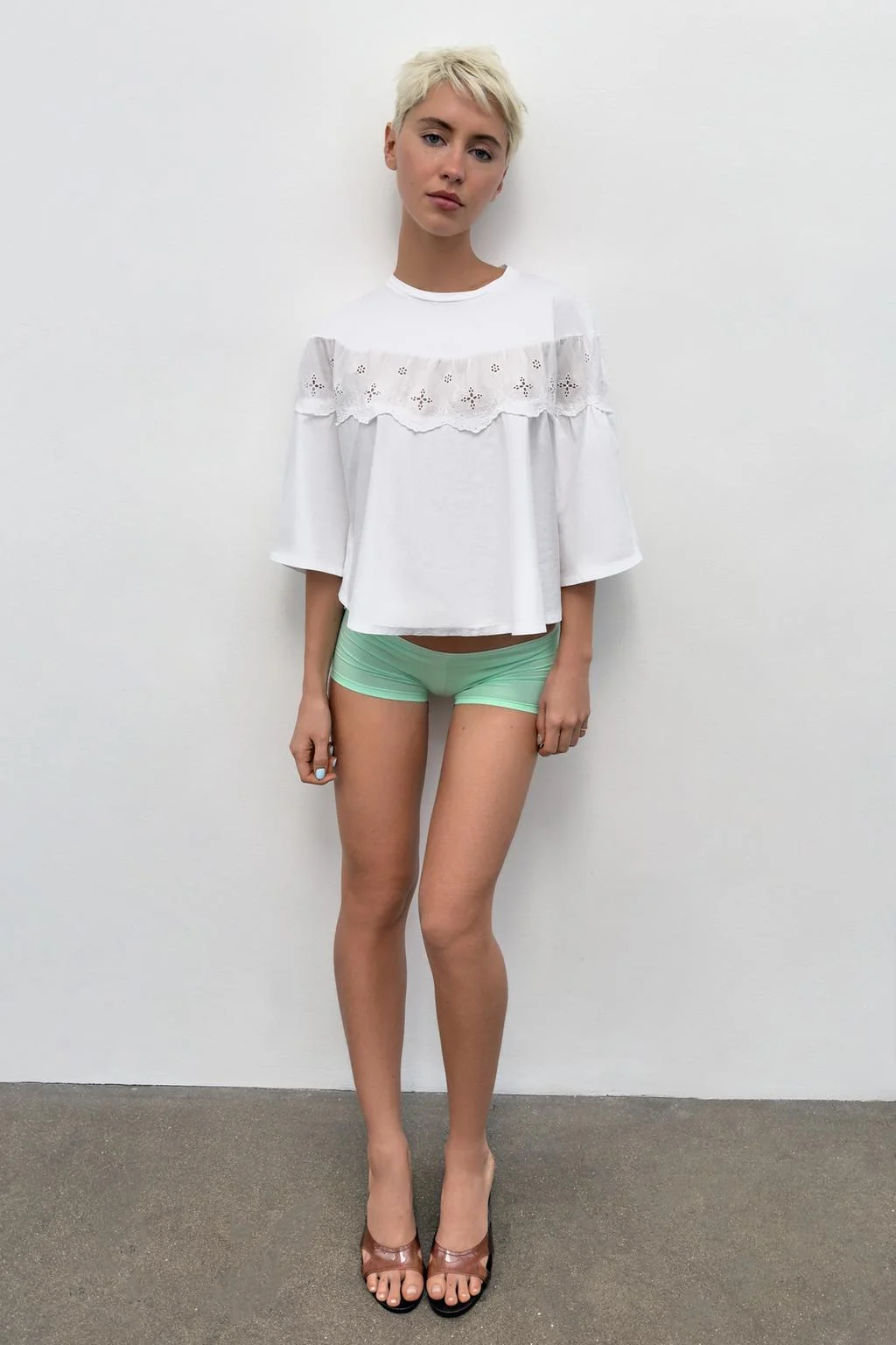 EMBROIDERED CAPE TOP