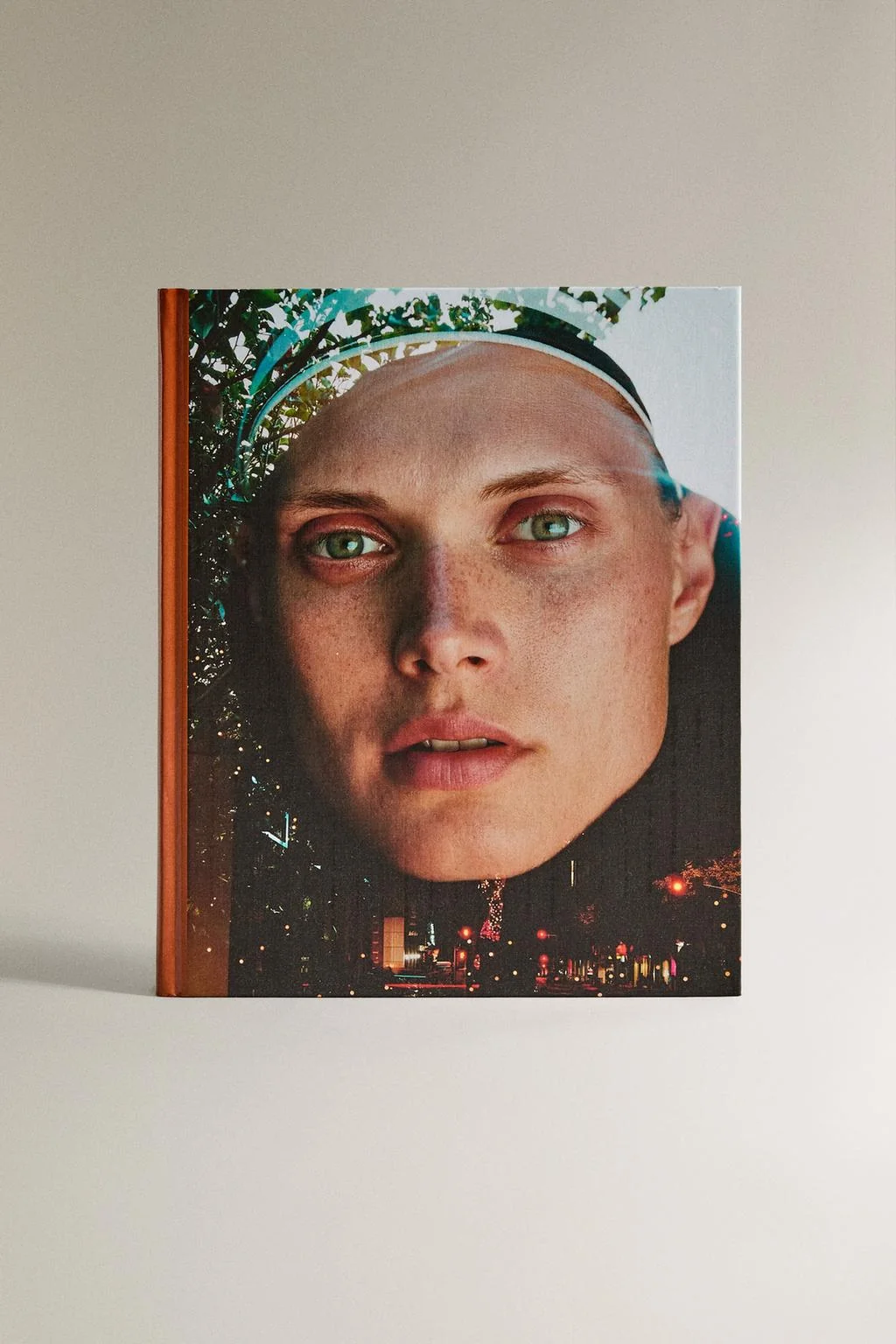 THE MODEL BOOK (ENGLISH)