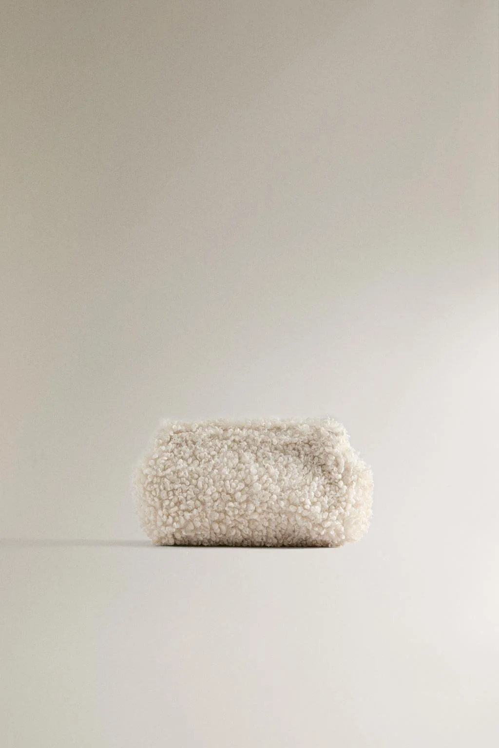 Пушистая косметичка