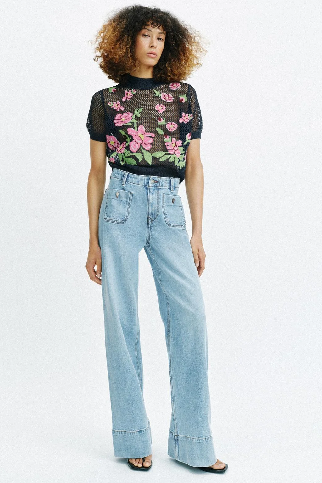 KNIT TOP WITH FLORAL EMBROIDERY