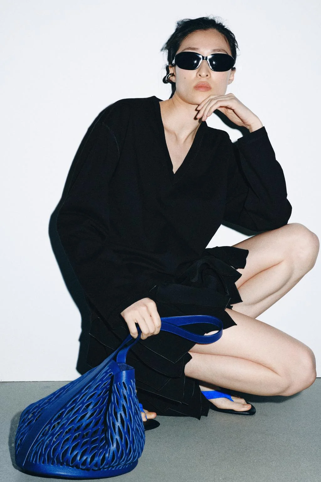 OPENWORK LEATHER SHOULDER BAG