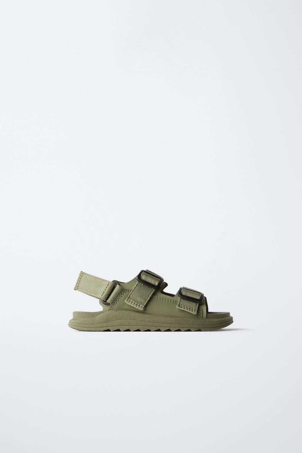 Сандалии на пряжке — Обувь