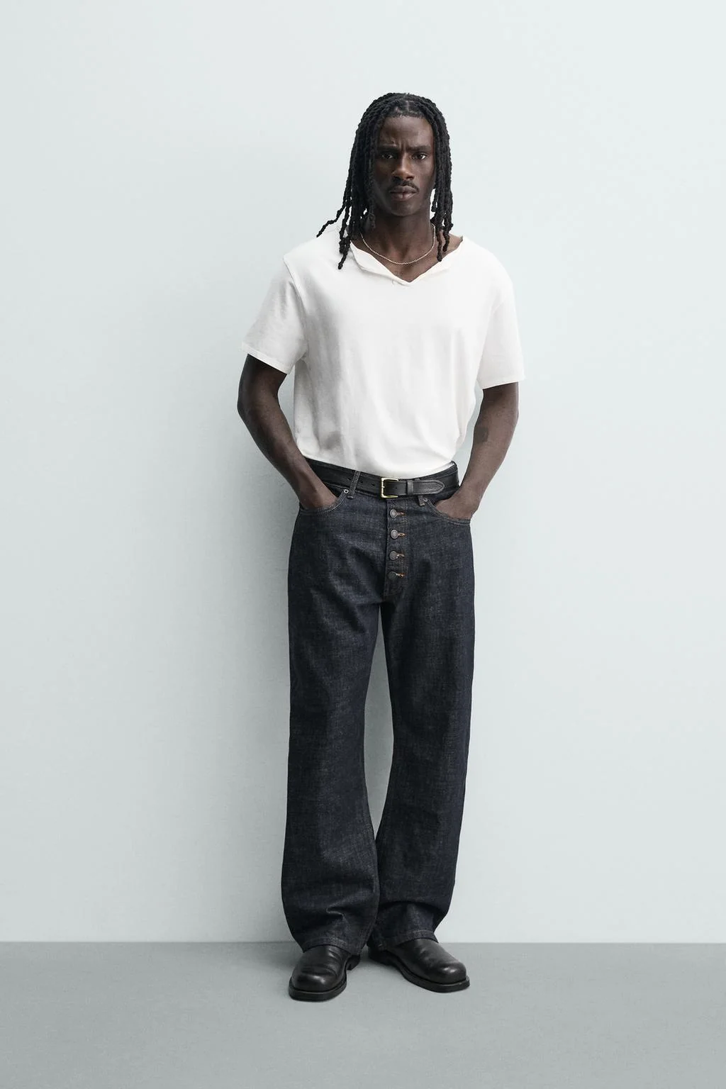 Джинсы свободного кроя на пуговицах