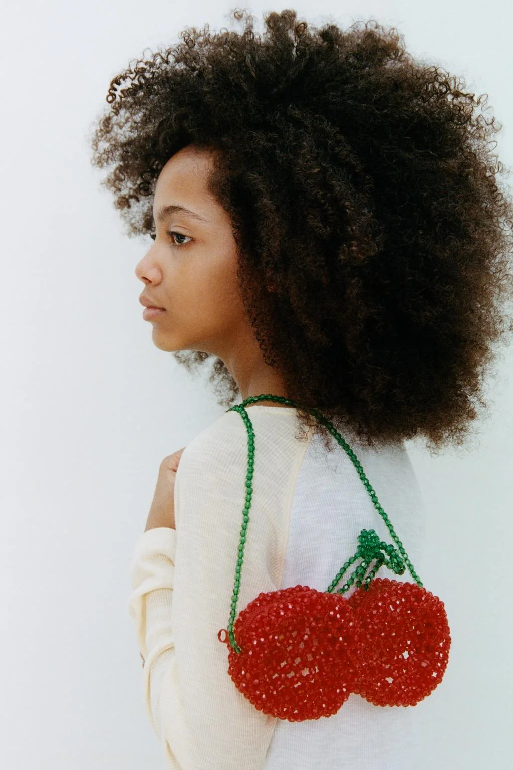 Сумка через плечо с вишней