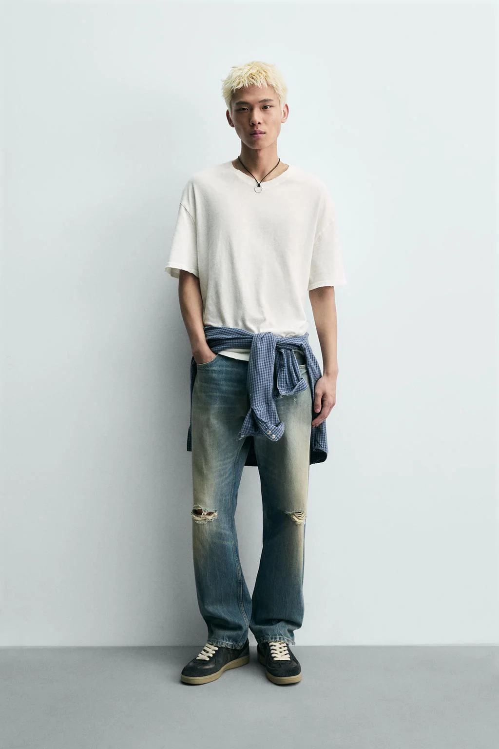 COTTON-HEMP V-NECK T-SHIRT