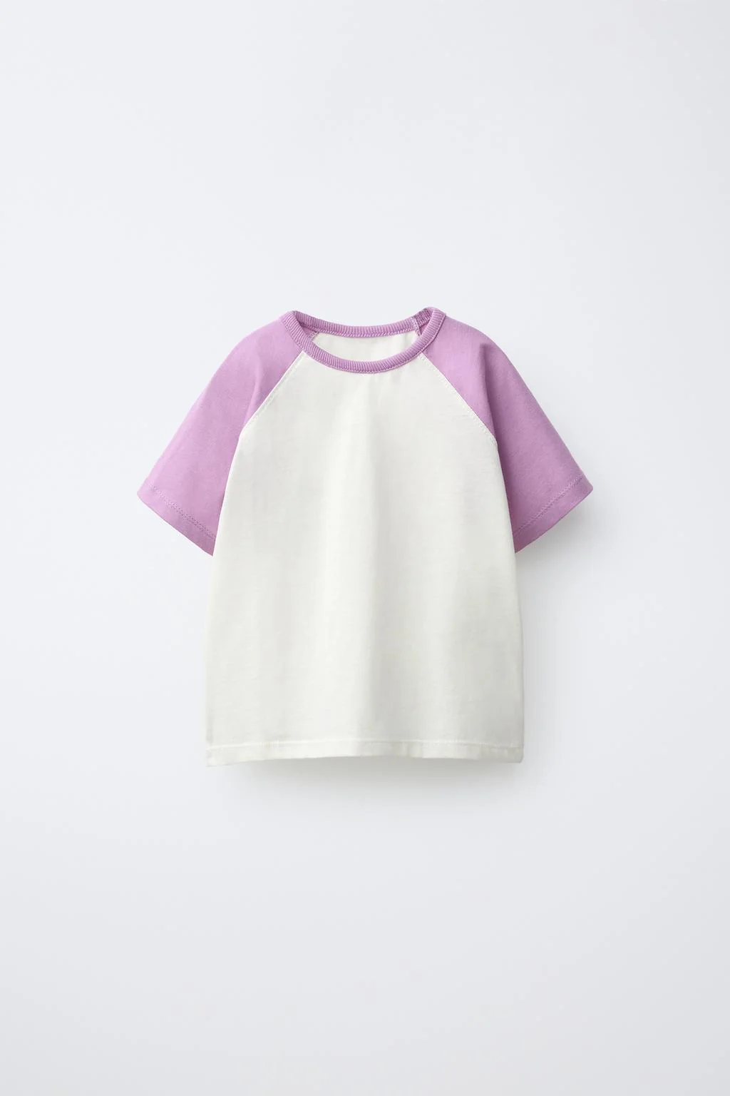 Простая футболка с рукавом реглан