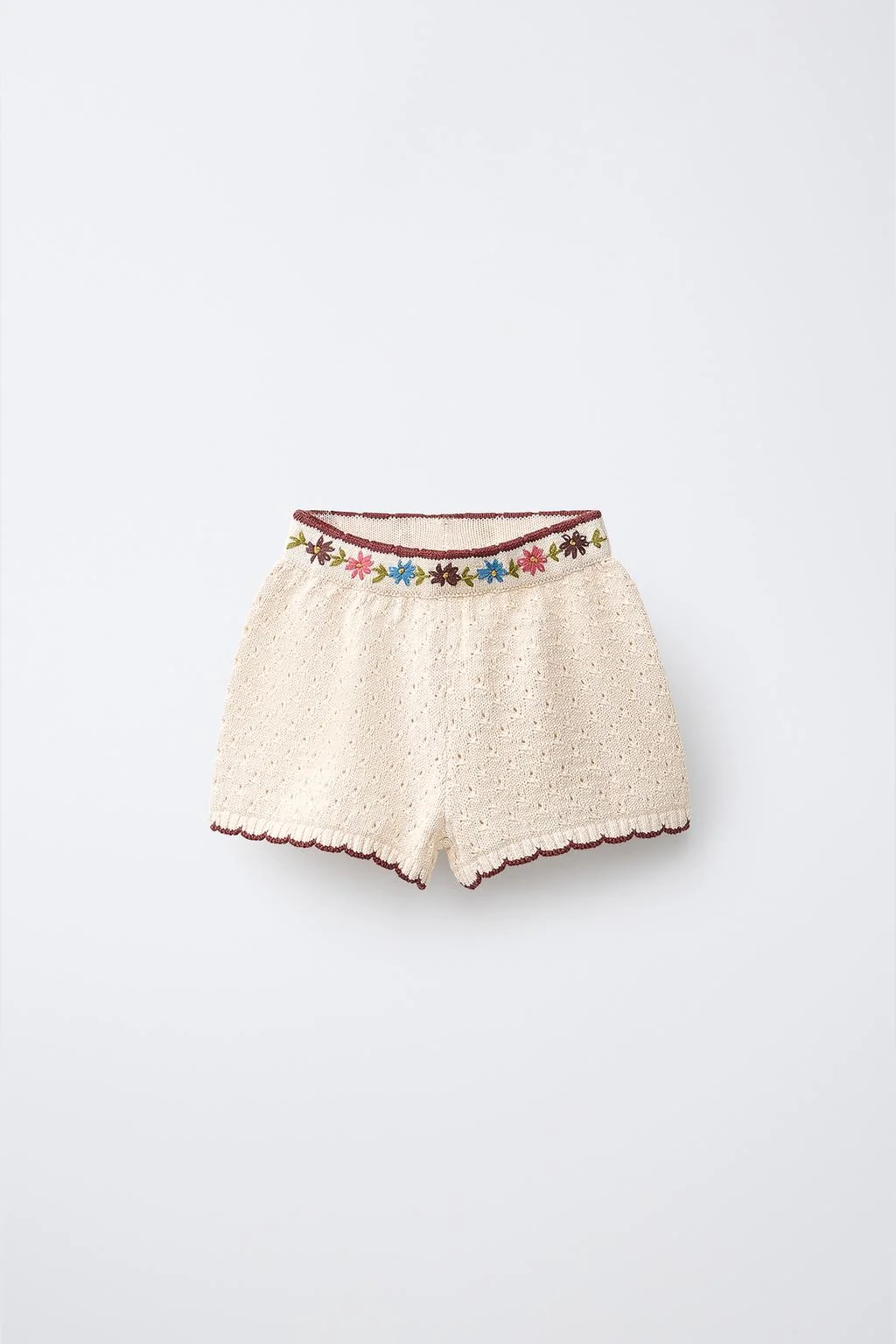 EMBROIDERED FLORAL KNIT BERMUDA SHORTS