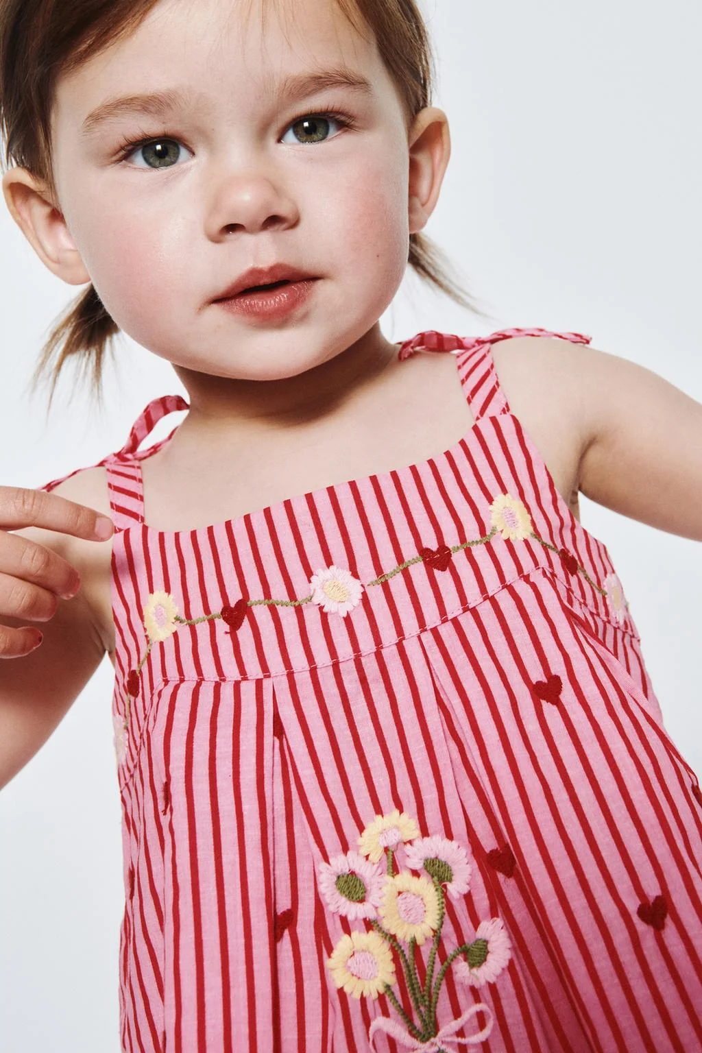 Полосатое и вышитое платье и трусики Sissel Edelbo x Zara Kids