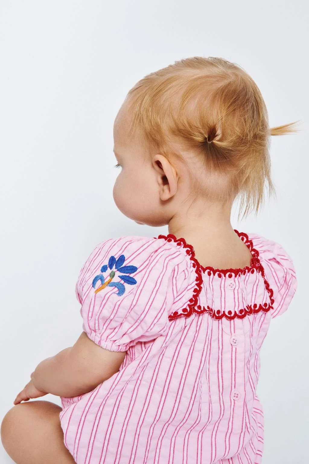 Полосатый и вышитый комбинезон sissel edelbo x zara kids