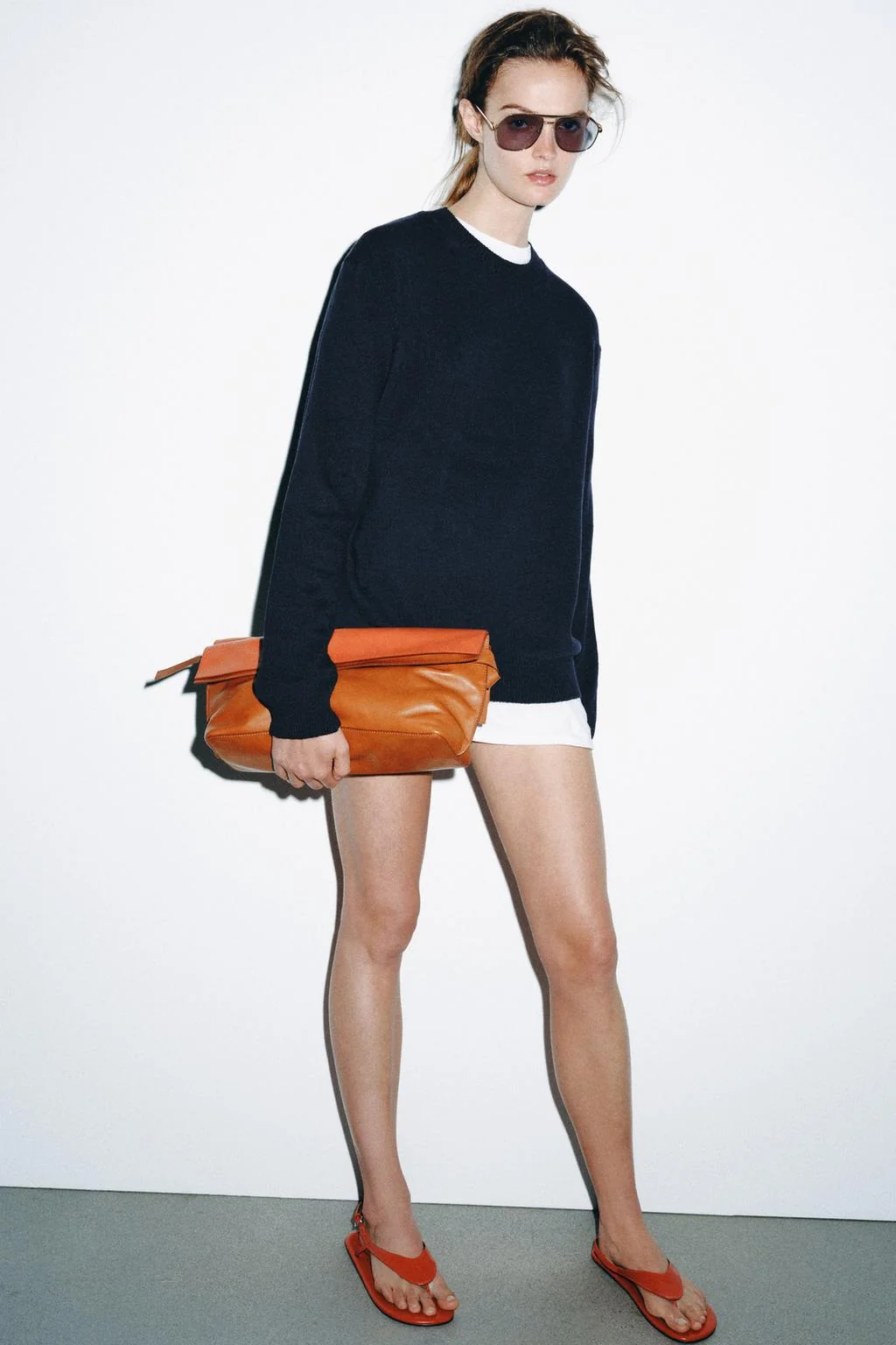 Кожаный клатч с клапаном