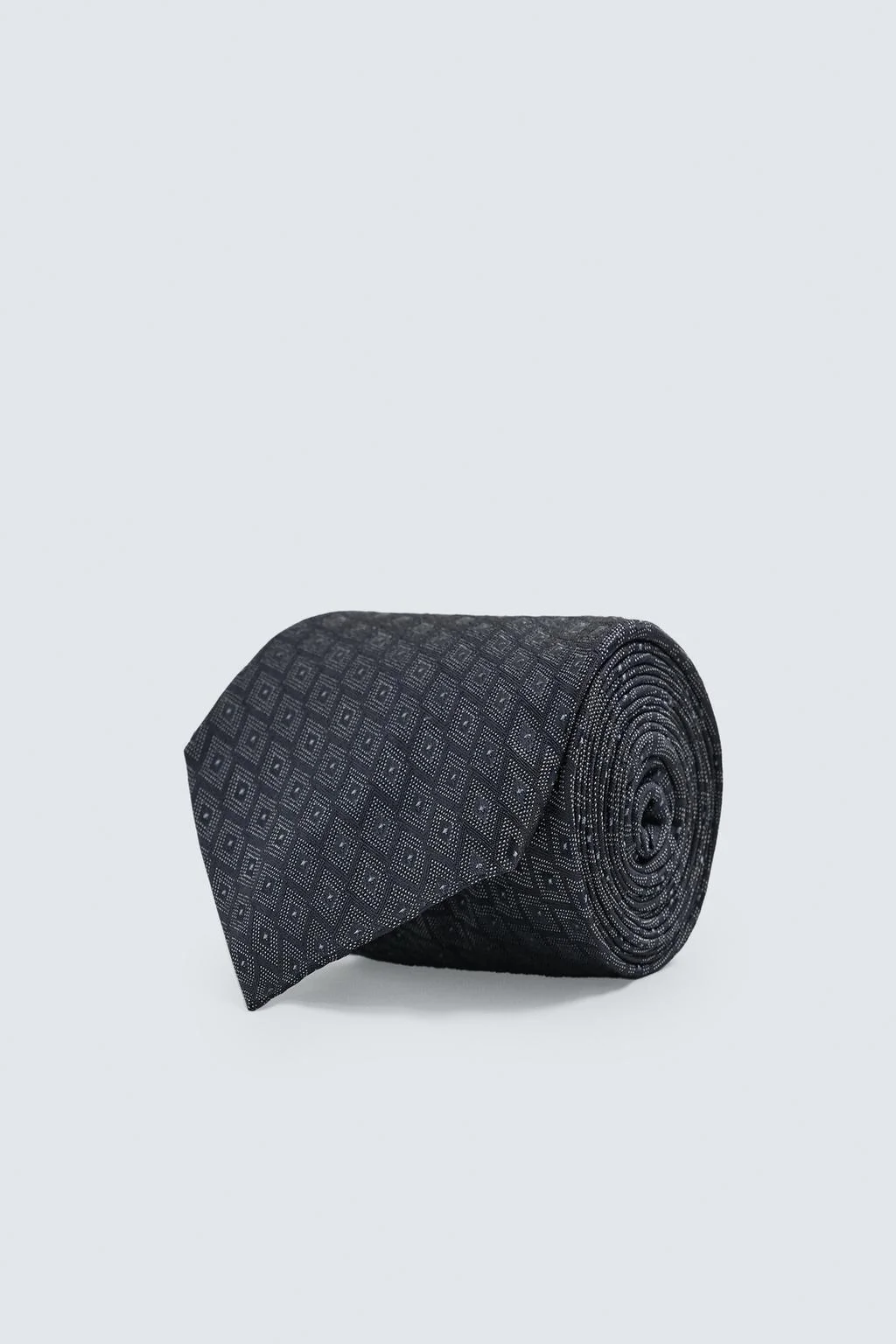 100% SILK GEOMETRIC JACQUARD TIE