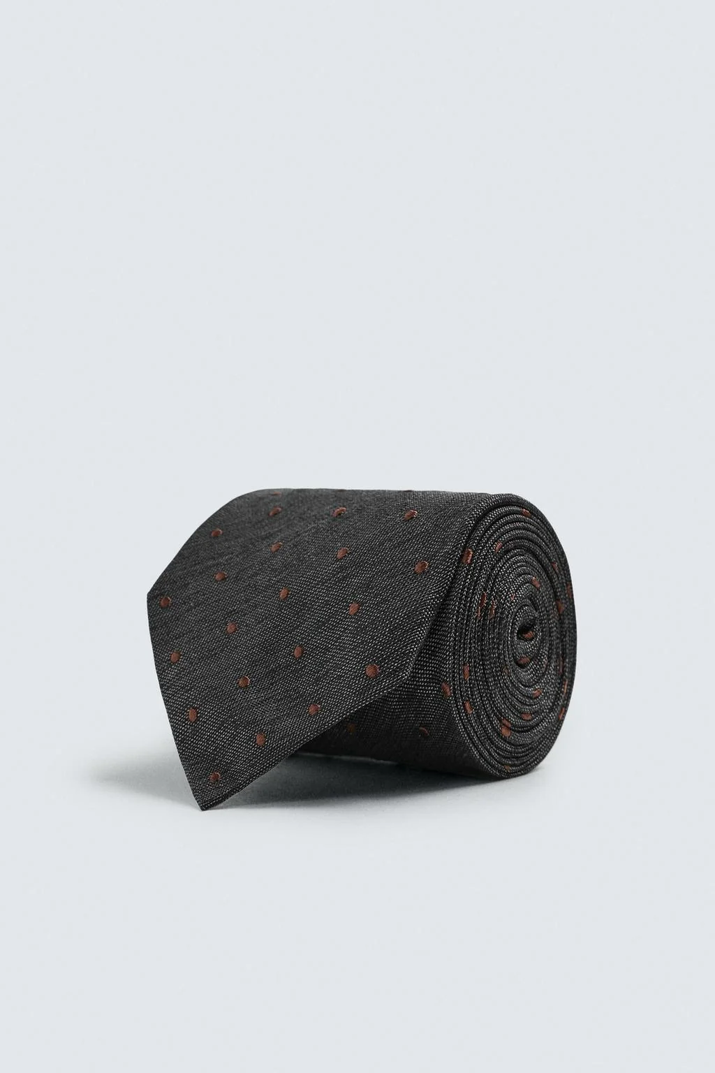 100% SILK POLKA DOT JACQUARD TIE