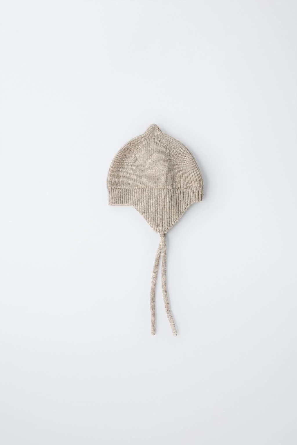 Чепчик из трикотажной смеси с шерстью