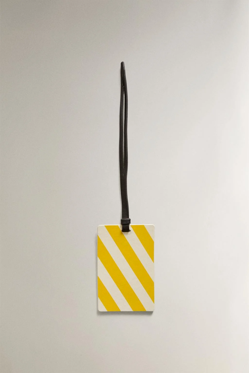 Кожаный бирдаж для багажа