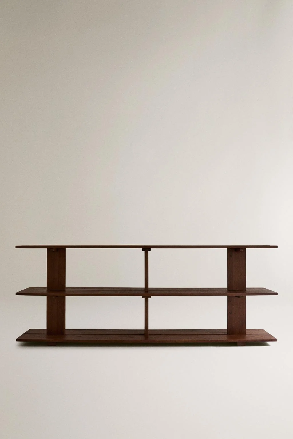 Модуль для хранения из вяза с тремя полками