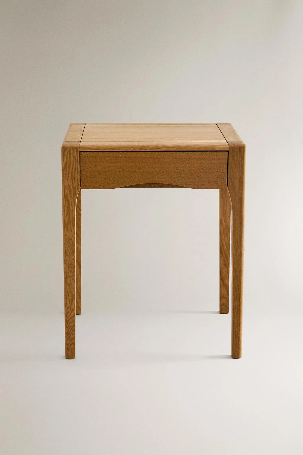 Дубовый прикроватный столик с ящиком — Мебель для спальни
