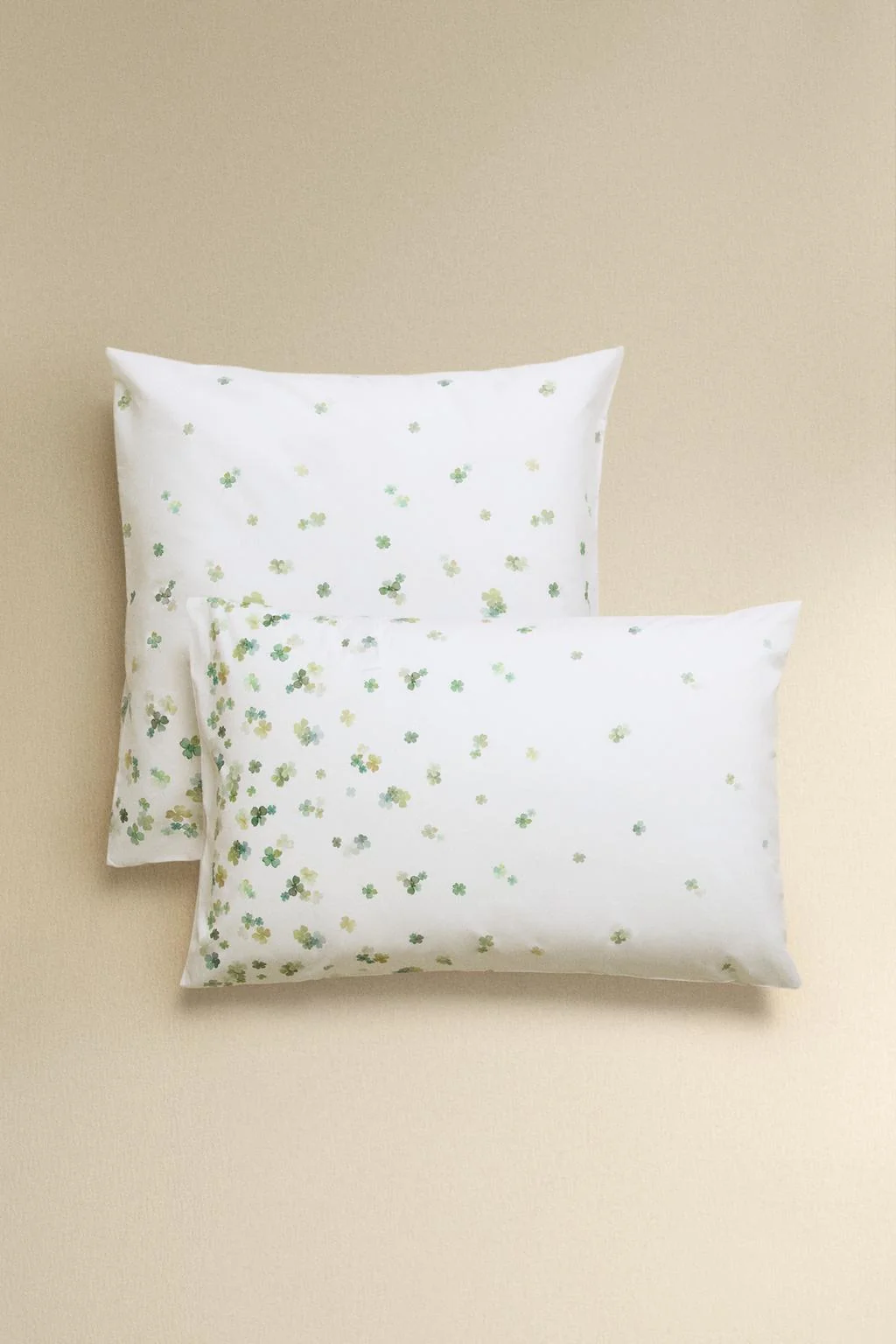 Наволочка из перкали с клевером — Подушки