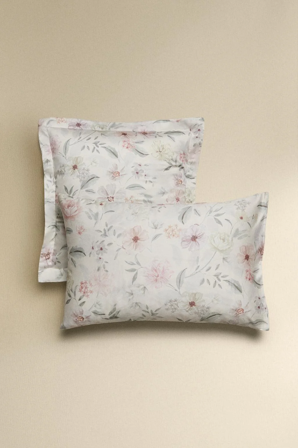 Цветочная наволочка из сатина — Подушки