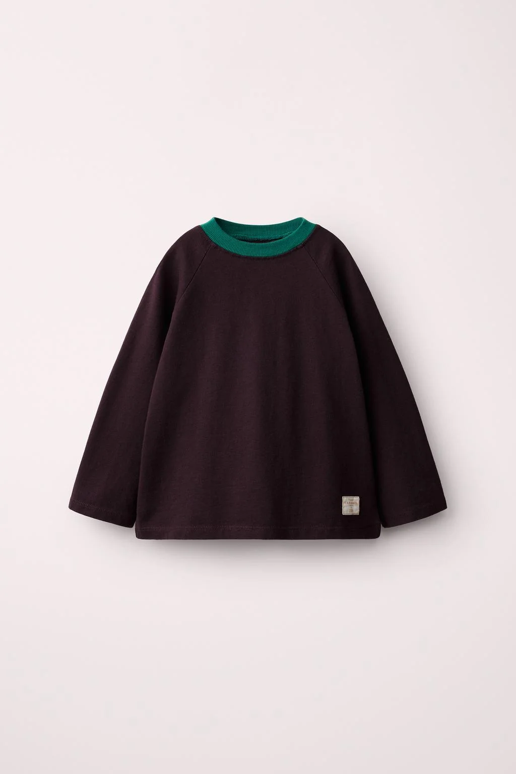 Футболка с контрастным воротником, создано CARAMEL LONDON X ZARA