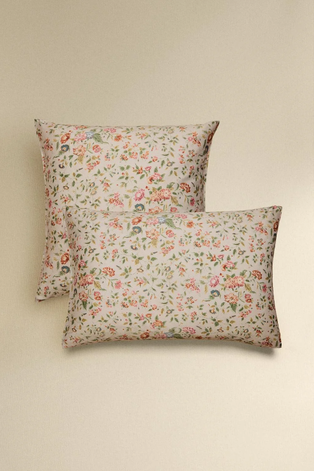 Цветочная наволочка из сатина (300 нитей)