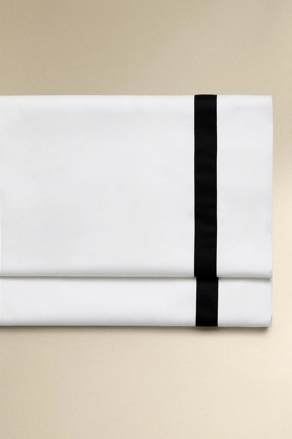 Сатиновая простыня с каймой