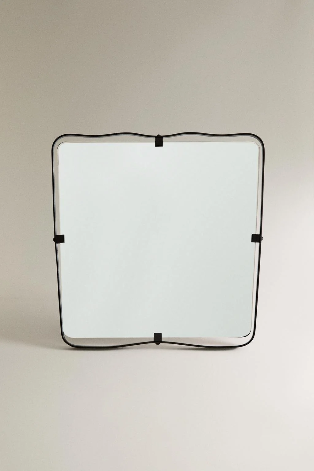 Настольное зеркало из металла — Зеркала