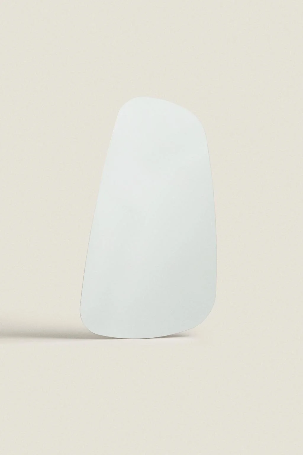 Неровное настенное зеркало — Зеркала