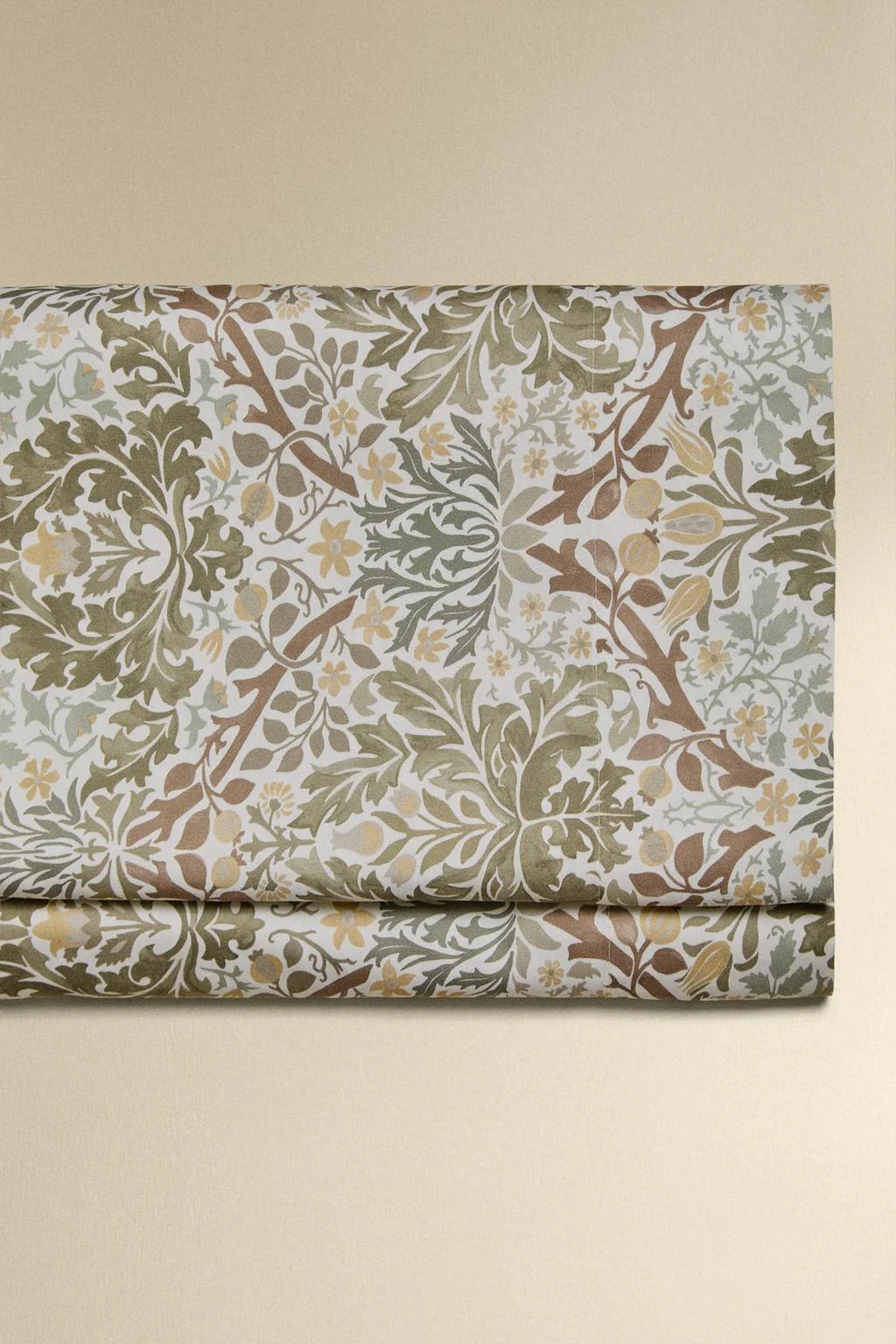 Хлопковый сатиновый плоский простынь Morris & Co. с принтом листьев — Моррис&КО.