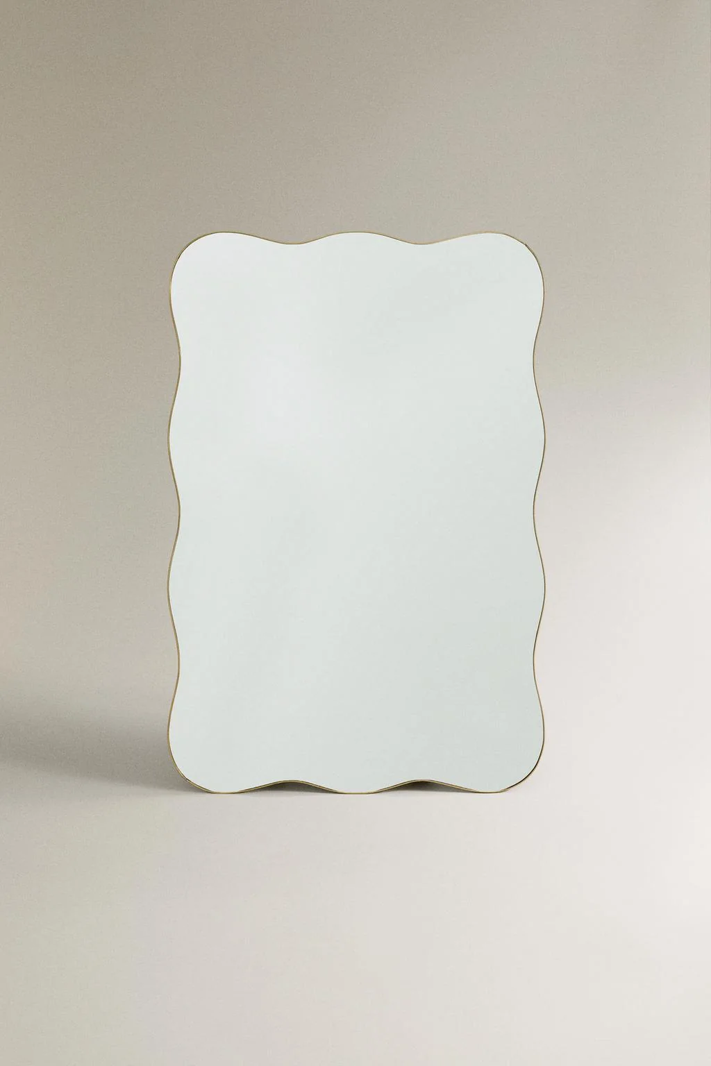 Волнистое зеркало — Зеркала