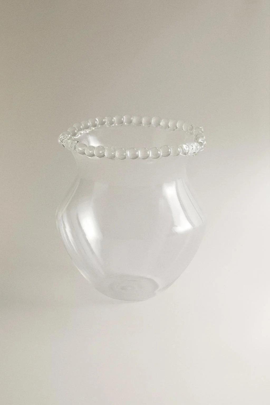 Стеклянная ваза с пузырьками