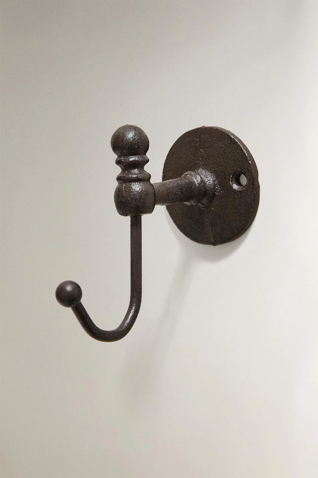 Чугунный крючок — Кнопки