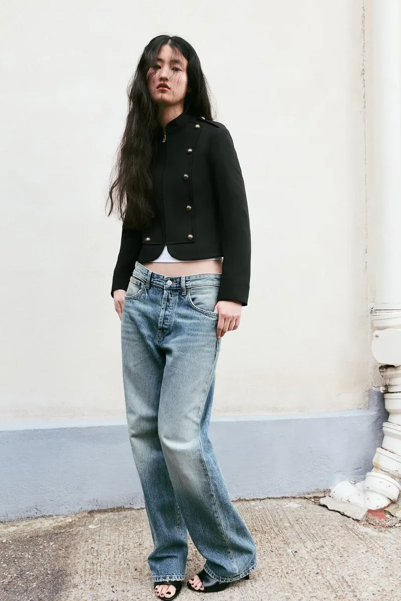 Приталенный пиджак на пуговицах — Пиджаки