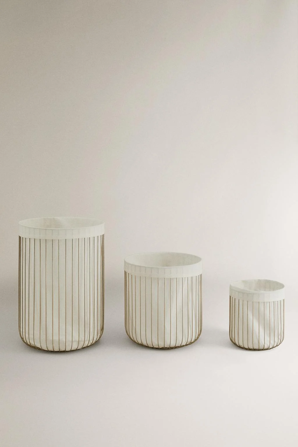 Корзина для белья с тканевой подкладкой — Корзины