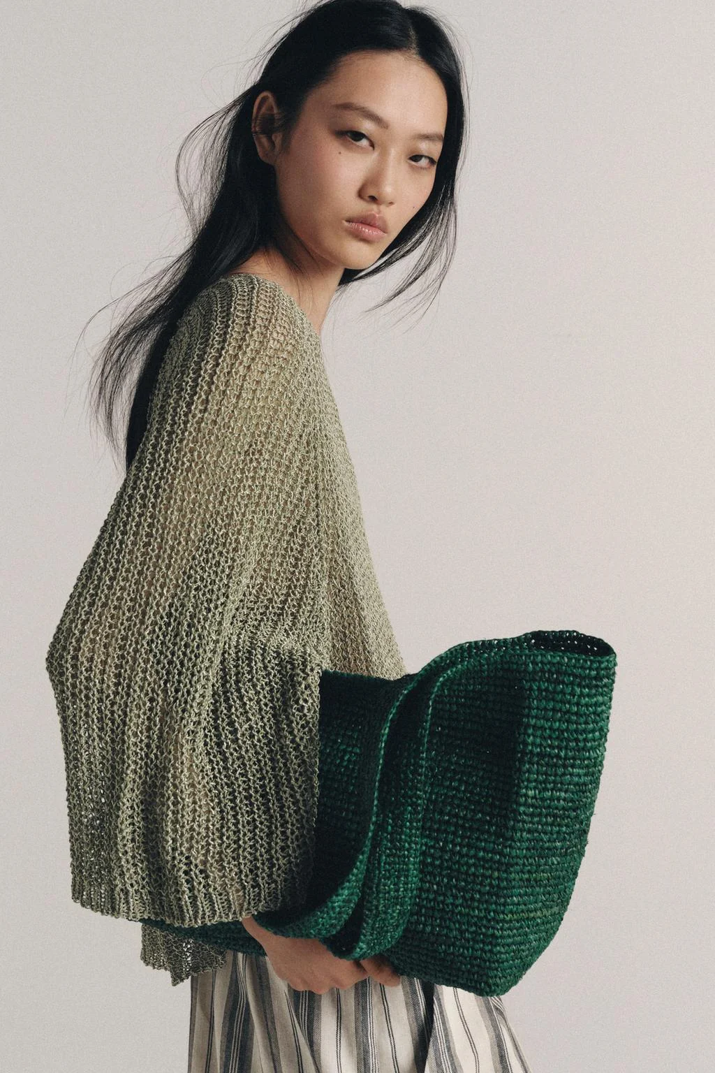 Сумка-тоут из рафии