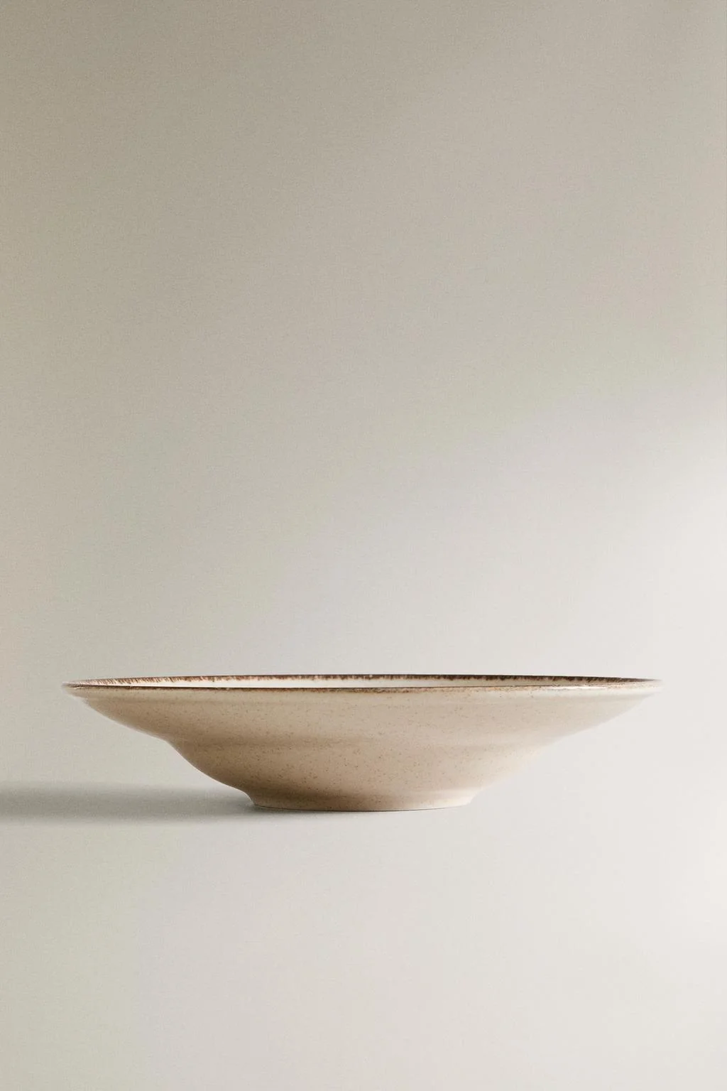 Фарфоровая тарелка для пасты с окантовкой антик